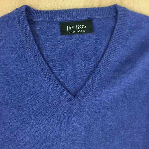 🛍 Jay Kos 100% Cashmere V-Neck Sweater, Size Medium, New with small flaw. - Picture 2 of 9